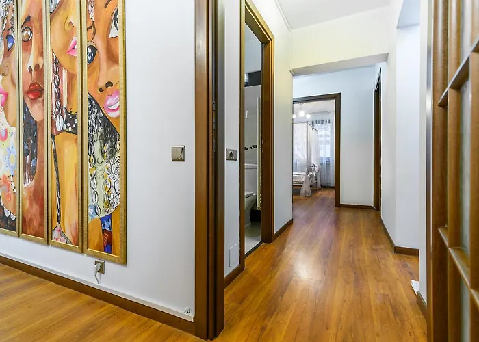 Pedestrian Old Town 3 Bedrooms By Orchid Garden Lägenhet Bukarest