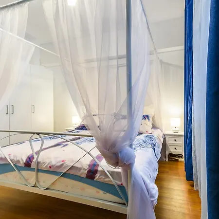 Lejlighed Pedestrian Old Town 3 Bedrooms By Orchid Garden