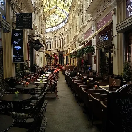 Pedestrian Old Town 3 Bedrooms By Orchid Garden * Bucarest