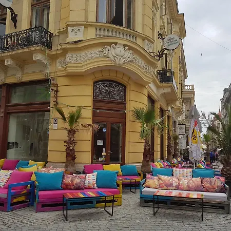 Апартаменты Pedestrian Old Town 3 Bedrooms By Orchid Garden