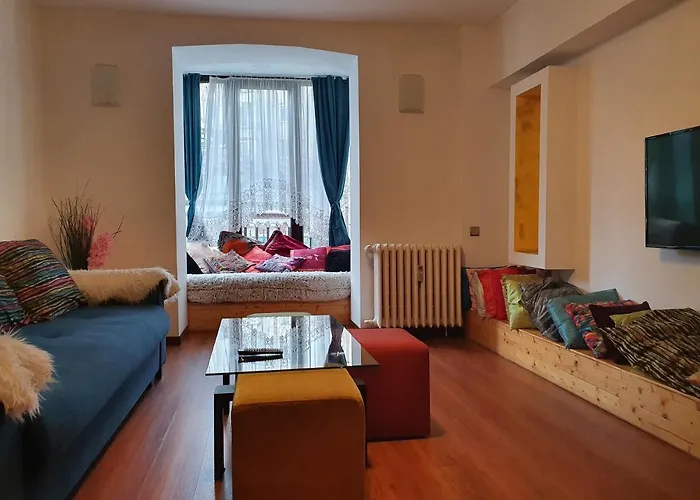 Apartment Pedestrian Old Town 3 Bedrooms By Orchid Garden