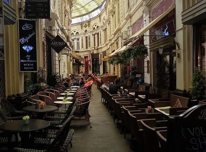 Pedestrian Old Town 3 Bedrooms By Orchid Garden * Bukarest