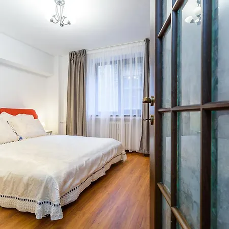 Pedestrian Old Town 3 Bedrooms By Orchid Garden * בוקרשט