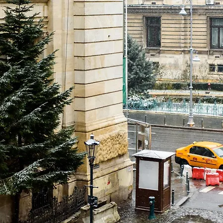 Appartement Pedestrian Old Town 3 Bedrooms By Orchid Garden Boekarest