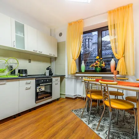 Apartment Pedestrian Old Town 3 Bedrooms By Orchid Garden Bucharest