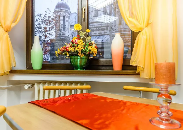 Pedestrian Old Town 3 Bedrooms By Orchid Garden * Бухарест